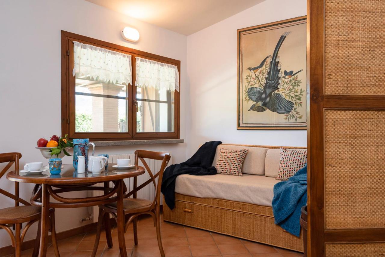 Agriturismo La Rombaia カスティリオーネ・デッラ・ペスカーイア エクステリア 写真
