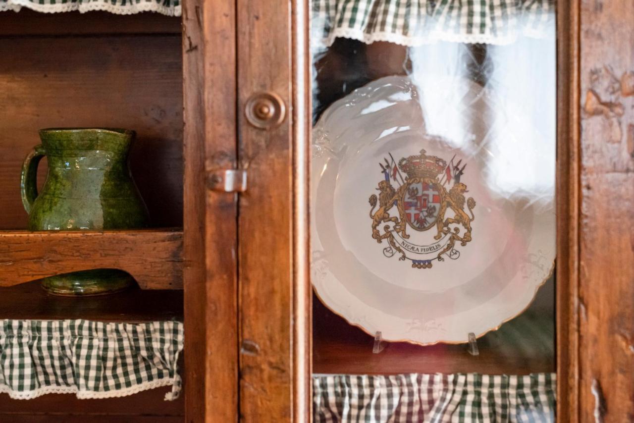 Agriturismo La Rombaia カスティリオーネ・デッラ・ペスカーイア エクステリア 写真