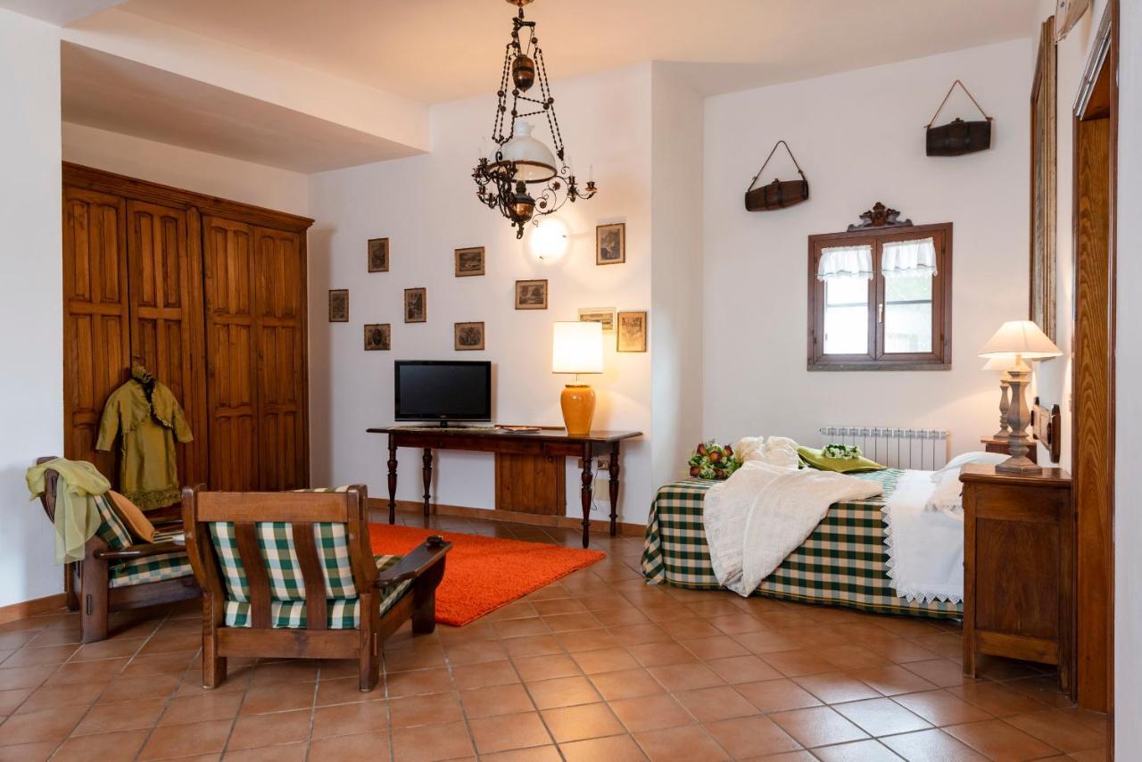 Agriturismo La Rombaia カスティリオーネ・デッラ・ペスカーイア エクステリア 写真